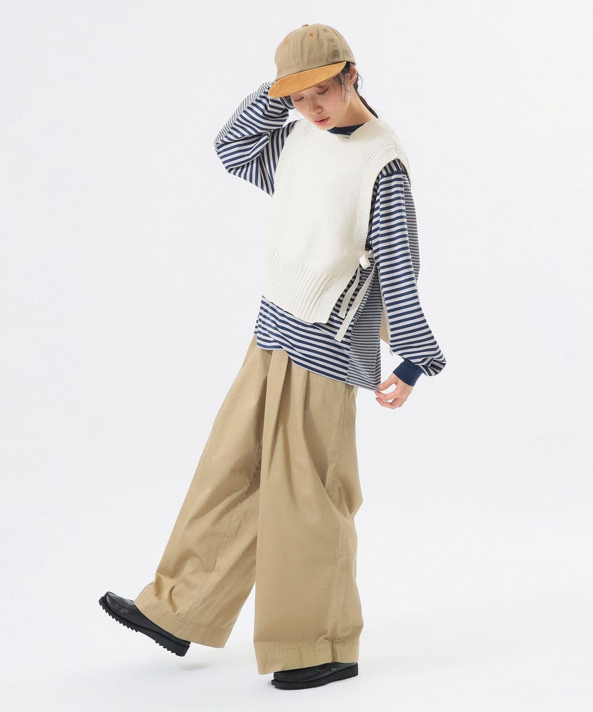 BEAMS BOY（ビームス ボーイ）サイド リボン レッドクロス ベスト