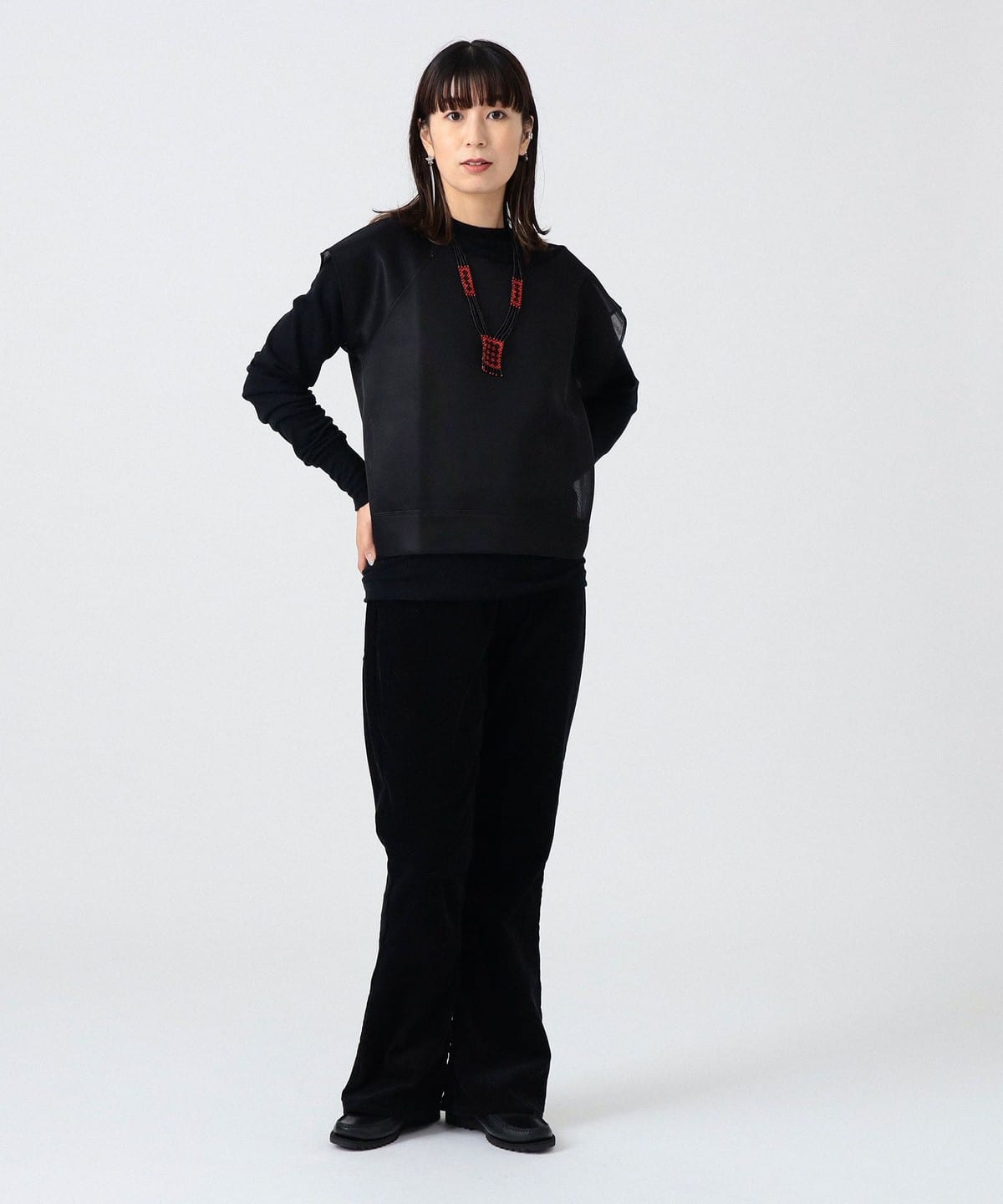 〈女裝〉毛邊背心