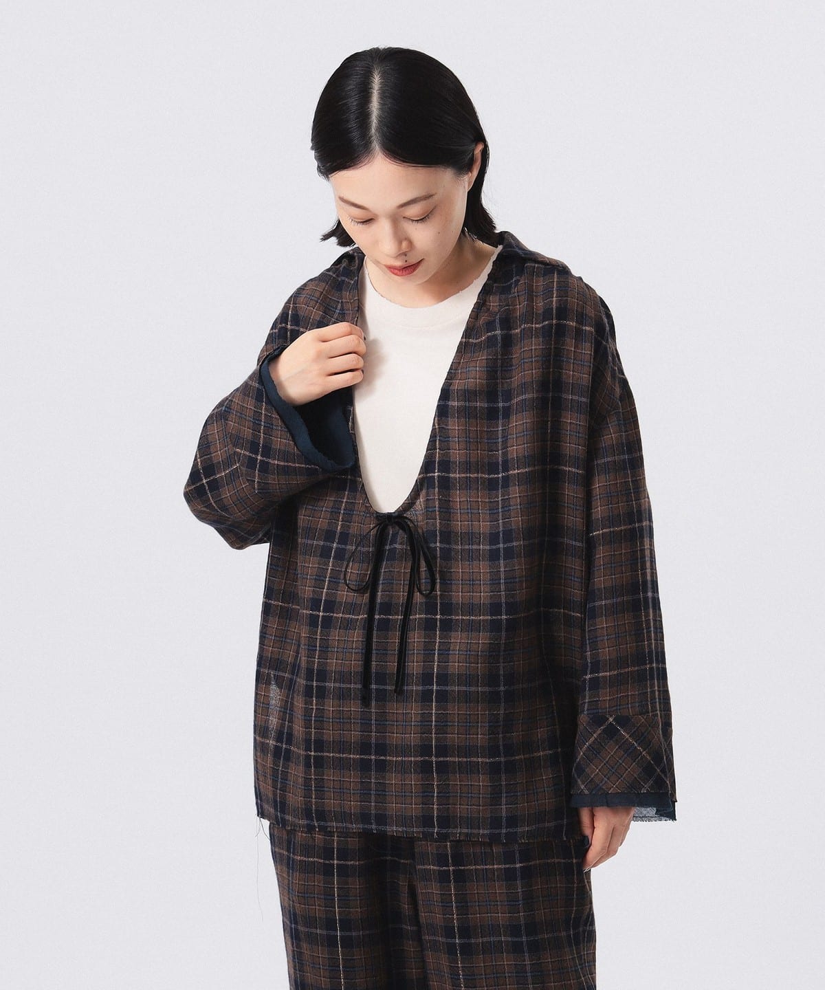 maturely マチュアリー / チェック アンド ベルベット リボン プルオーバー シャツ・ブラウス WOMEN NAVY ONE SIZE maturely マチュアリー / チェック アンド ベルベット リボン プルオーバー シャツ・ブラウス WOMEN NAVY ONE SIZE