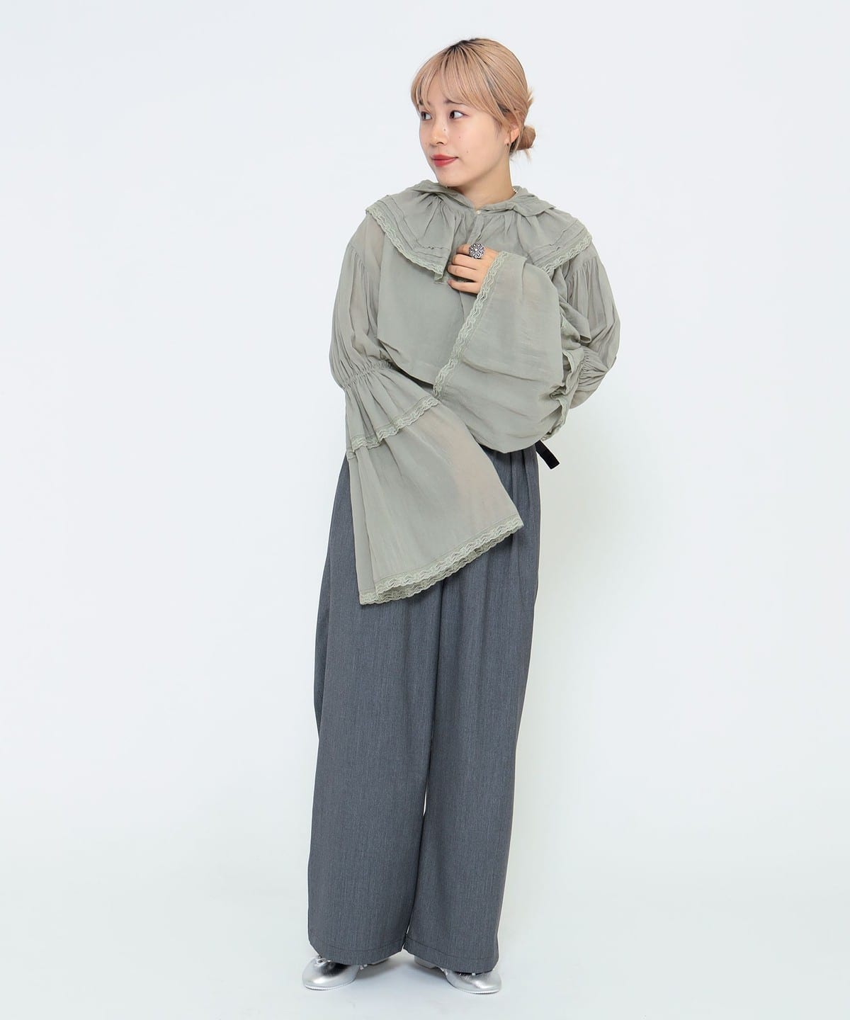 BEAMSJAPAN デタッチ フード フリル シャツ 24ss BEAMSJAPAN デタッチ フード フリル シャツ 24ss - メルカリ