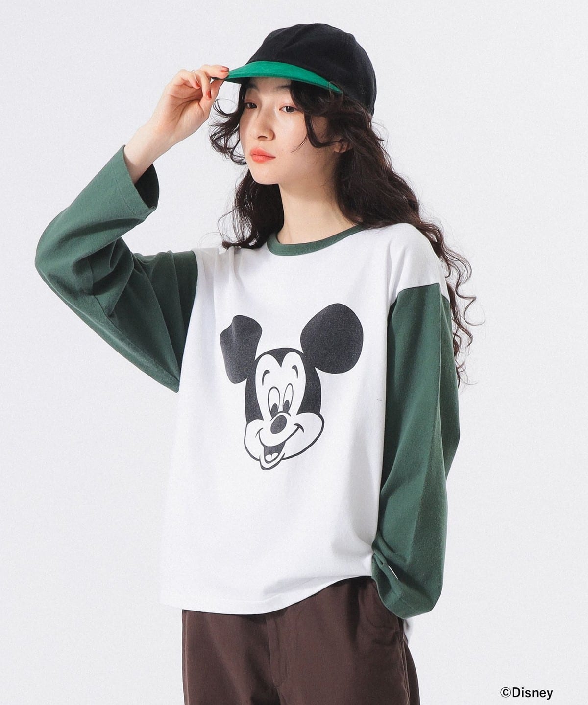 【別注】Champion チャンピオン / ミッキーマウス / フットボール Tシャツ Tシャツ・カットソー WOMEN DARK. GRN S 【別注】Champion チャンピオン / ミッキーマウス / フットボール Tシャツ Tシャツ・カットソー WOMEN DARK. GRN S