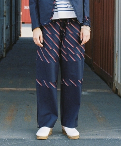 A × BEAMS BOY / レジメン バイアス パンツ