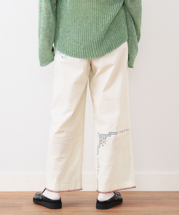 BEAMS BOY BEAMS BOY BEAMS BOY / Boy cross stitch print pants 