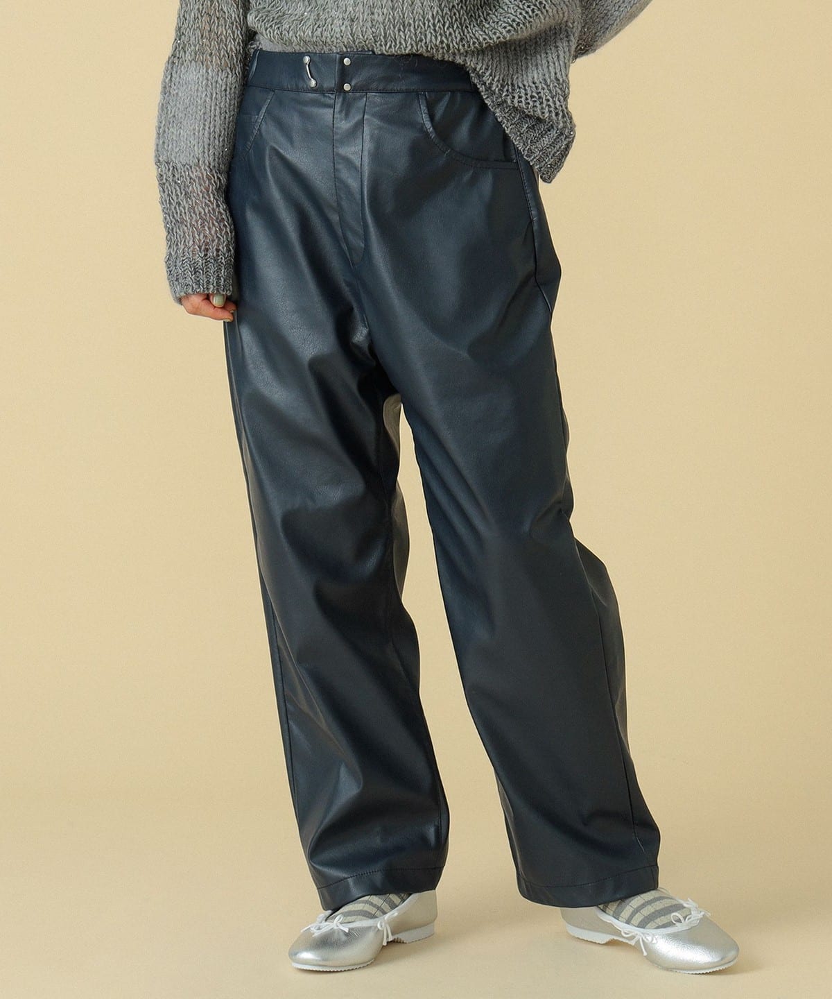 maturely マチュアリー / フェイクレザー フック イージーパンツ パンツ WOMEN NAVY 0 maturely マチュアリー / フェイクレザー フック イージーパンツ パンツ WOMEN NAVY 0