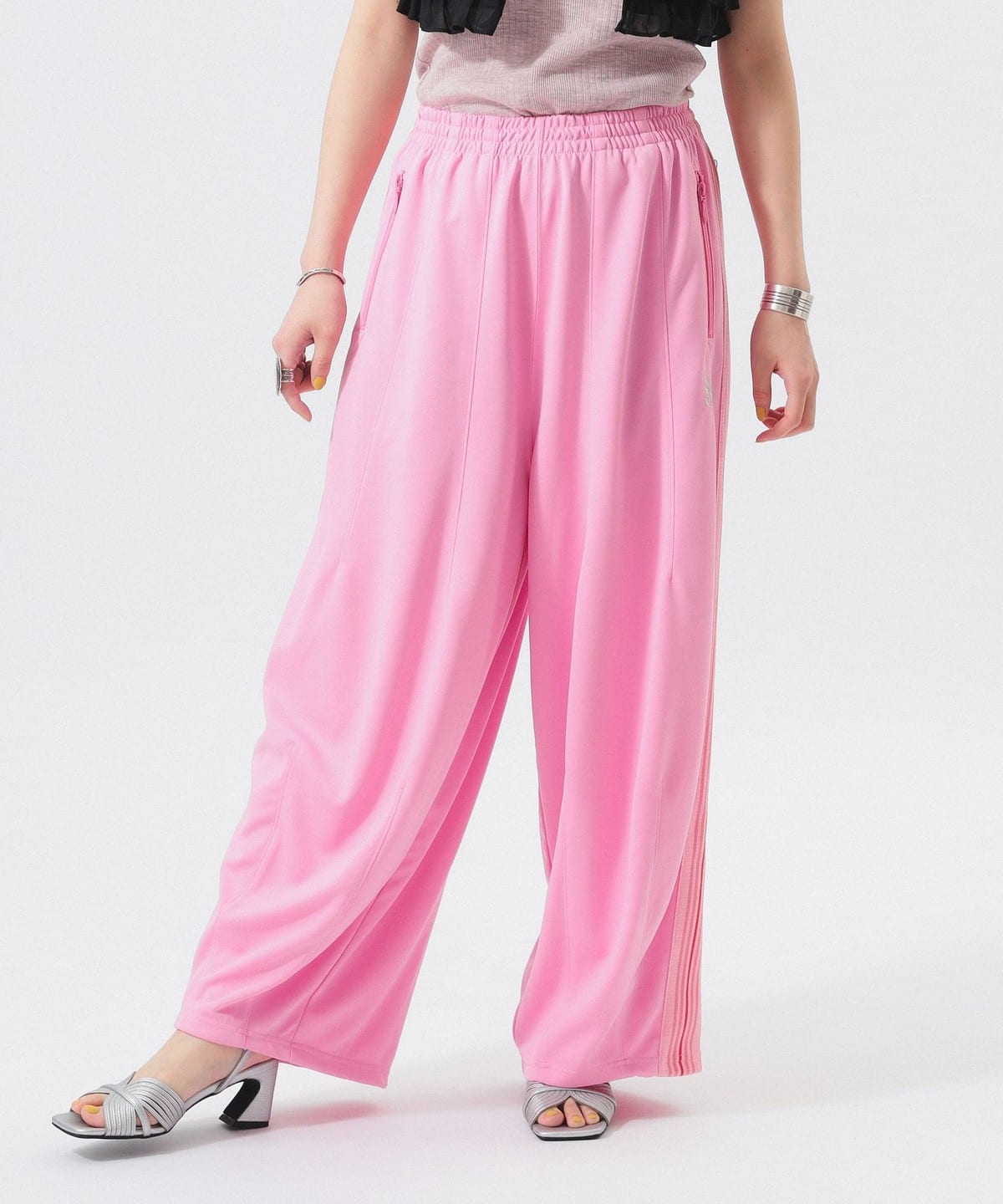 【別注】NEEDLES ニードルズ / トラック ヒザデル パンツ パンツ WOMEN PINK XS 【別注】NEEDLES ニードルズ / トラック ヒザデル パンツ パンツ WOMEN PINK XS