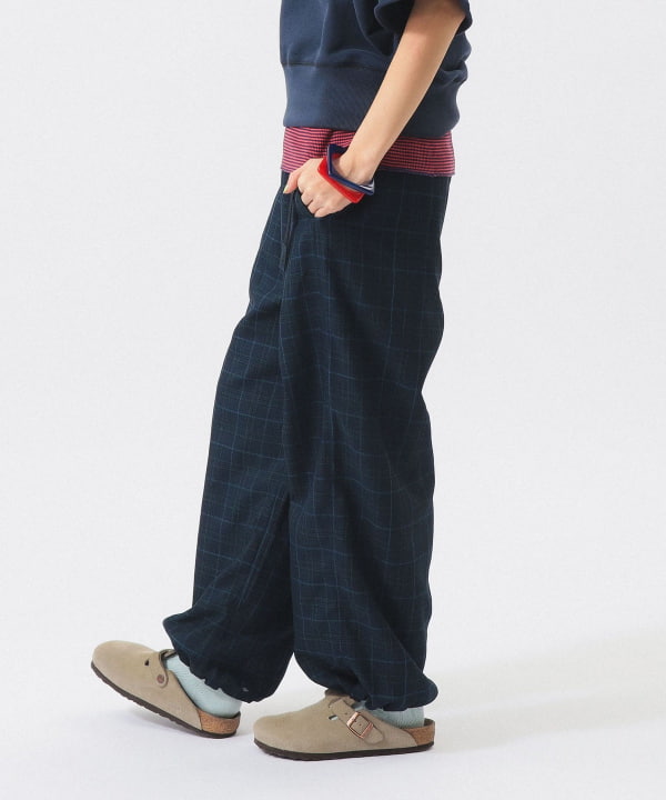 BEAMSBOY別注 Gramcici イージーパンツ Gramicci〉別注！トレンド感も楽しめる新型イージーパンツ！｜ビームス