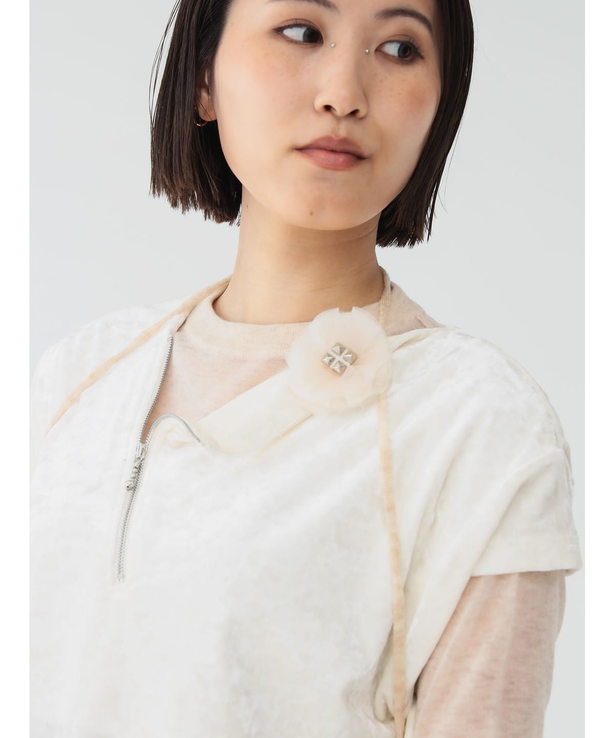maturely マチュアリー / フラワー スタッズ コサージュ クリップ アクセサリー WOMEN IVORY ONE SIZE maturely マチュアリー / フラワー スタッズ コサージュ クリップ アクセサリー WOMEN IVORY ONE SIZE