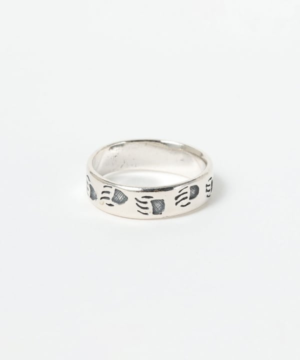 IN CROWD / CAST RING HAND