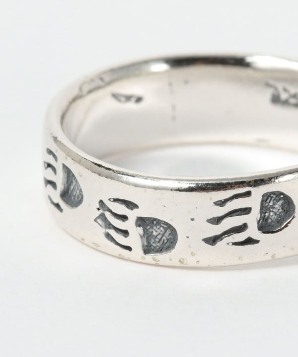 IN CROWD / CAST RING HAND