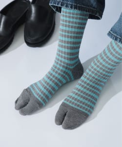 maturely / ラメ ボーダー タビ ソックス