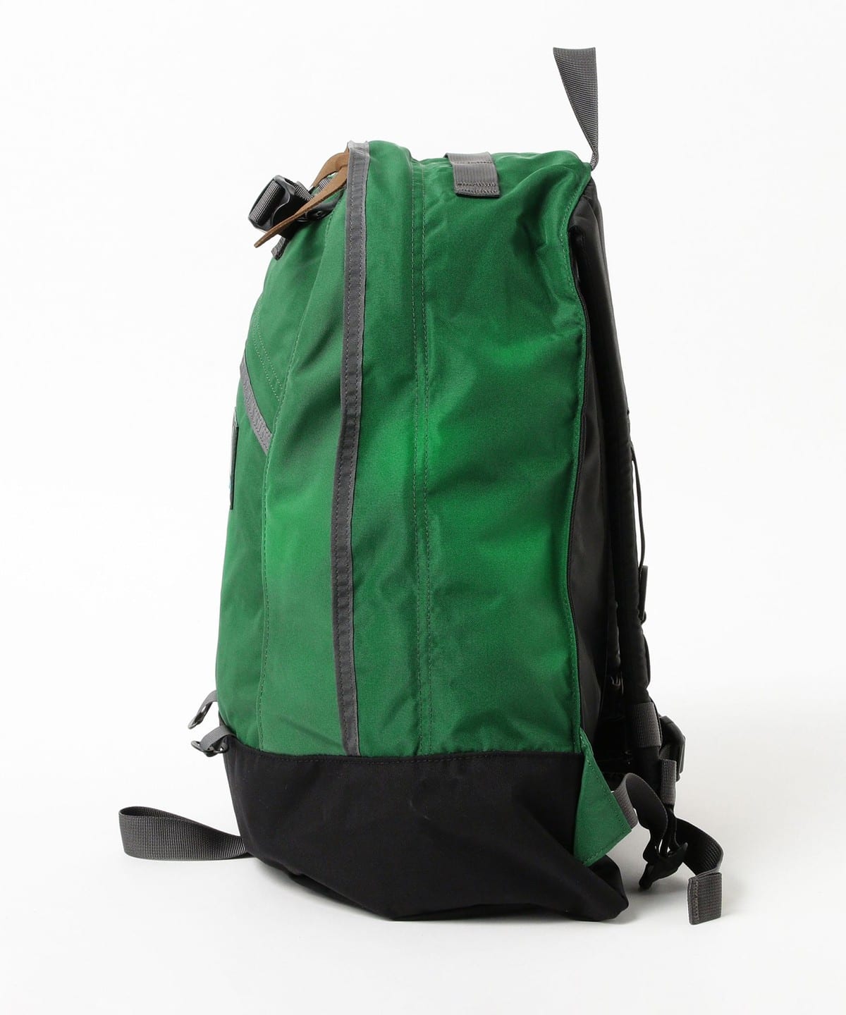 新品GREGORY CLASSIC DAY リュック GREEN ビームス別注 GREGORY〉×〈BEAMS BOY〉ヴィンテージコレクションの発売を記念