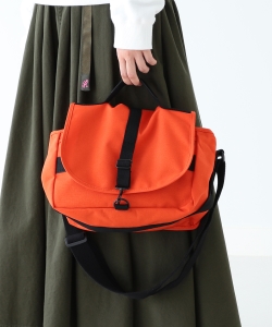 BEAMS BOY / ナイロン カメラバッグ