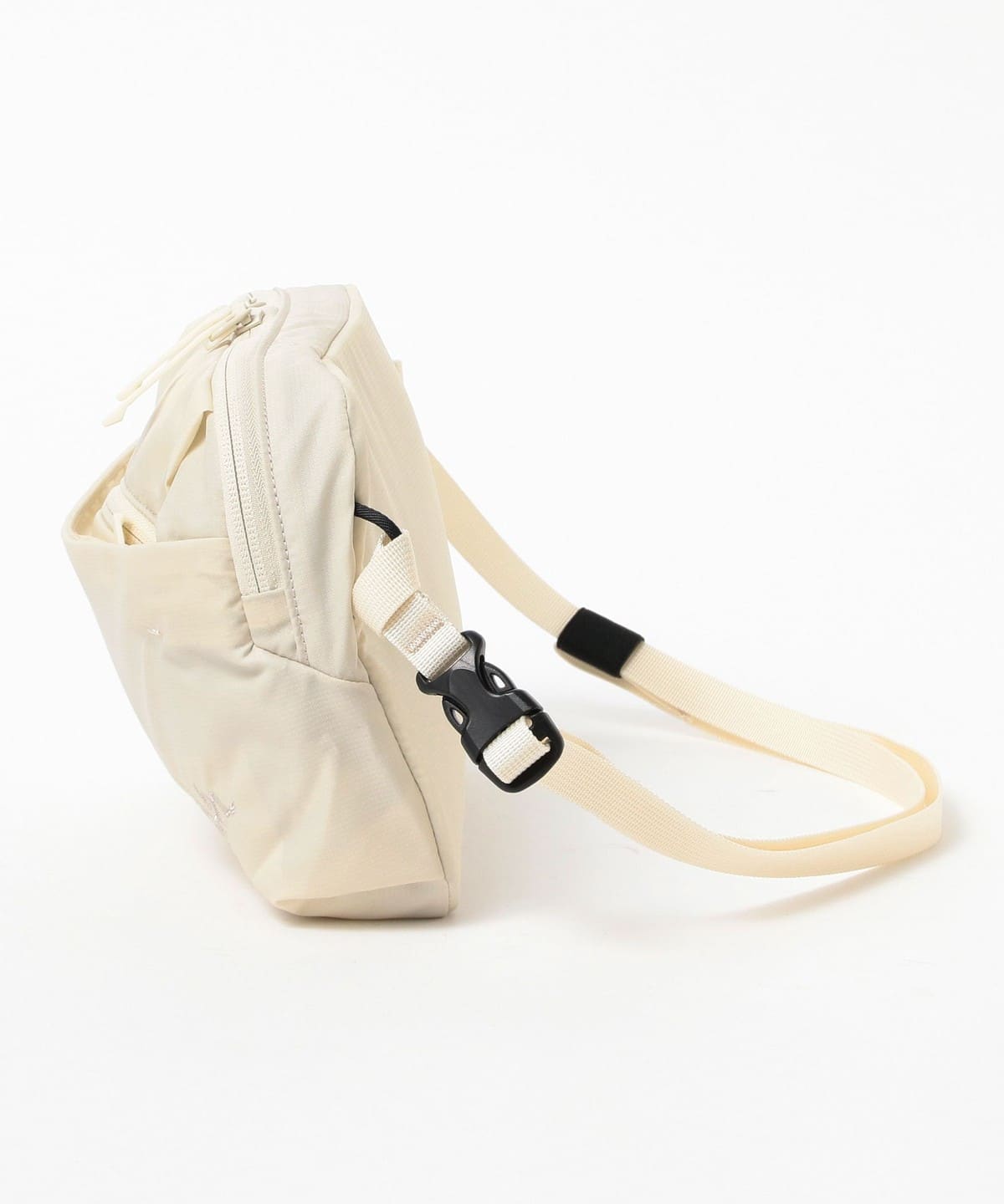 ひな【主に漫画、絵本です！】  Heliad Crossbody ビームス BEAMS BOY（ビームス ボーイ）ARC'TERYX / HELIAD CROSSBODY（バッグ