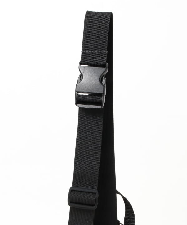 TOUGH TRAVELER / PEANUT SLING BAG