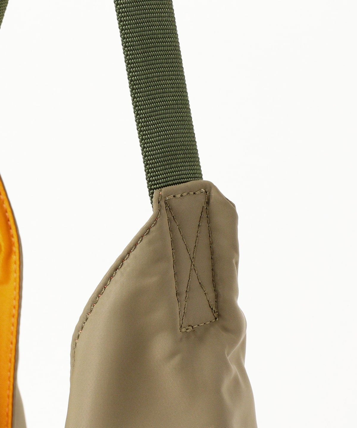 BEAMS BOY（ビームス ボーイ）BRIEFING / TILT TRIANGLE TOTE