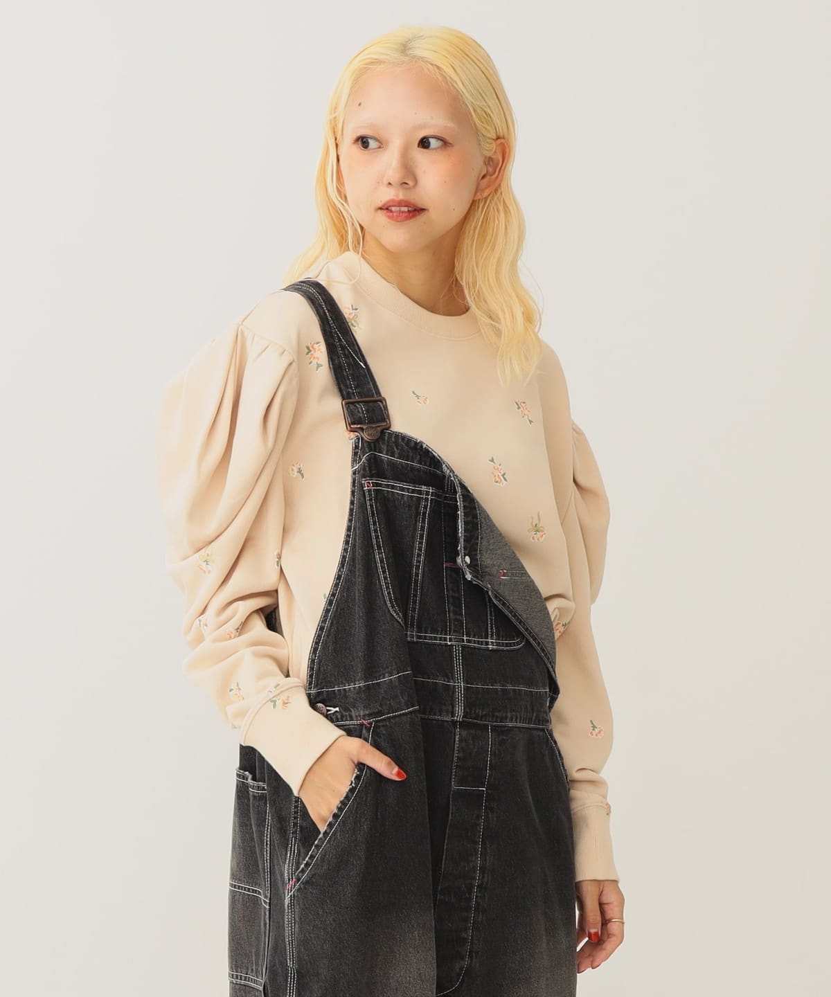 ボリューム袖 花柄 スウェット トップス WOMEN ECRU ONE SIZE ボリューム袖 花柄 スウェット トップス WOMEN ECRU ONE SIZE