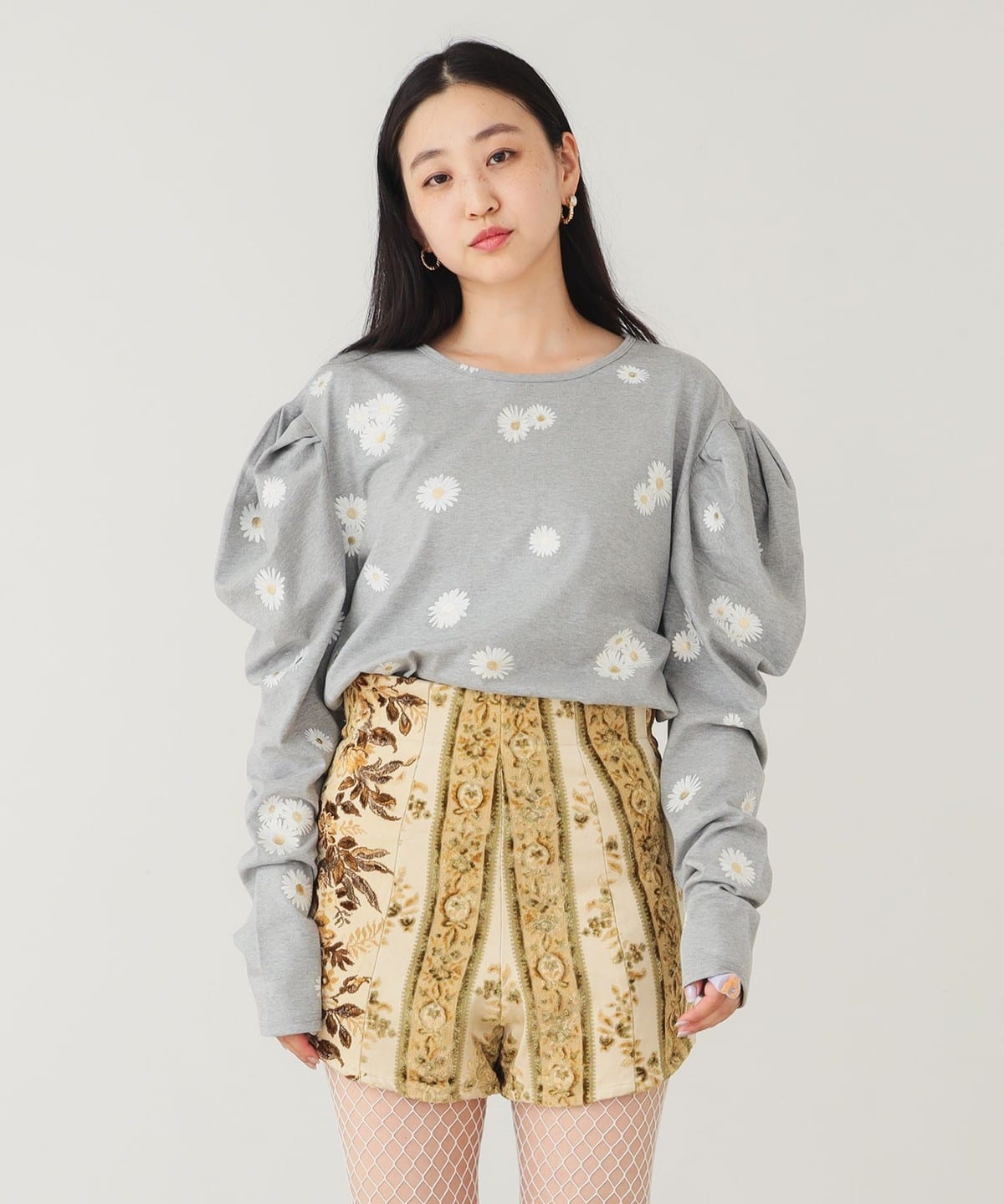 花柄プリント ボリューム袖 ロンT Tシャツ・カットソー WOMEN GREY ONE SIZE 花柄プリント ボリューム袖 ロンT Tシャツ・カットソー WOMEN GREY ONE SIZE