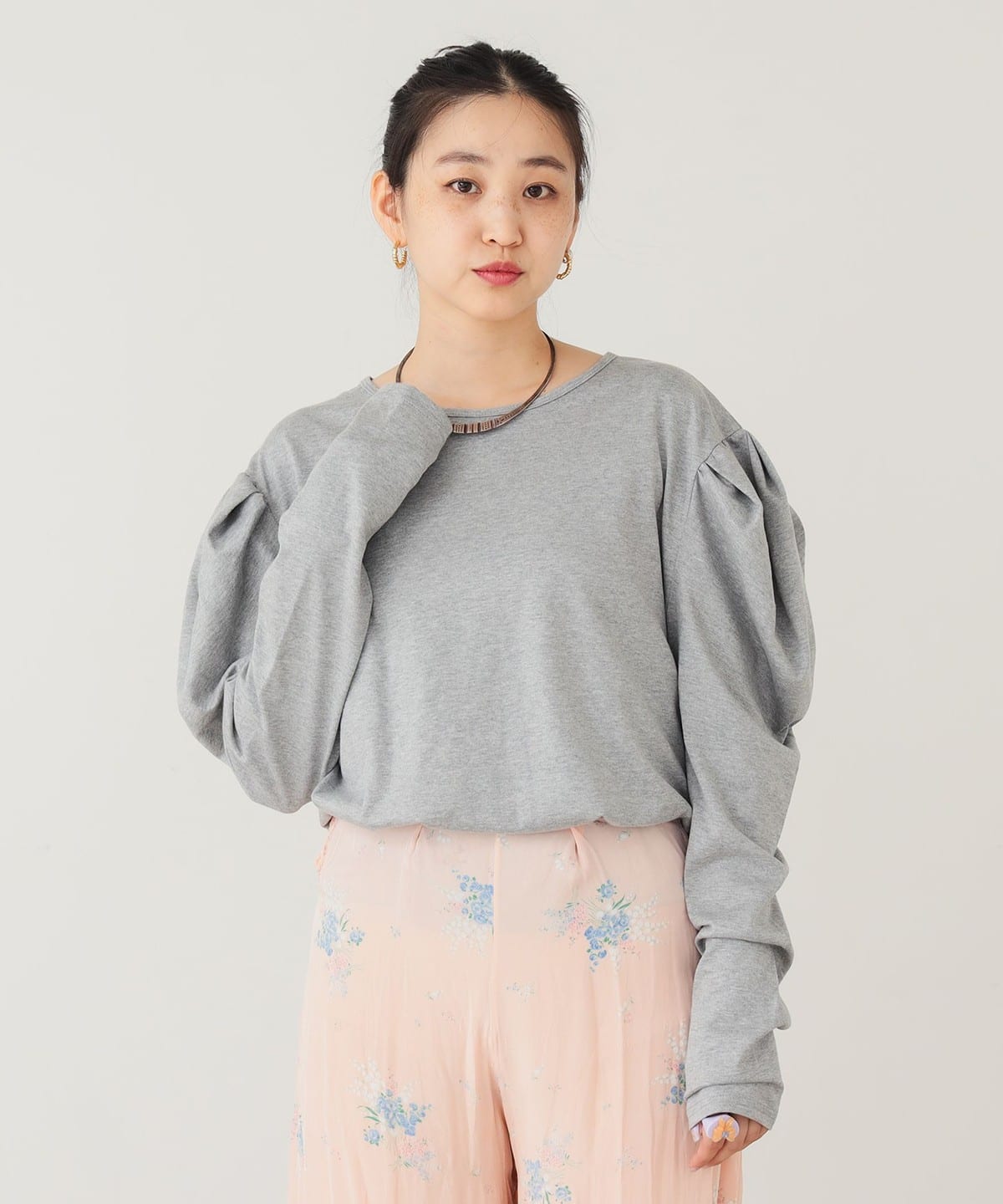 ボリューム袖 ロンT Tシャツ・カットソー WOMEN GREY ONE SIZE ボリューム袖 ロンT Tシャツ・カットソー WOMEN GREY ONE SIZE