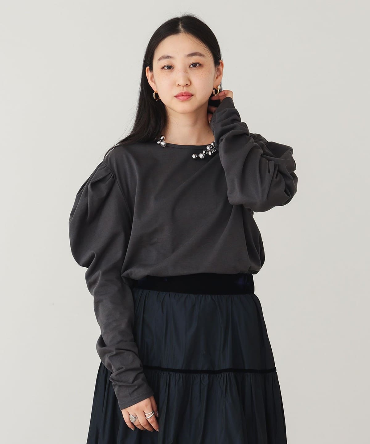 ボリューム袖 ロンT Tシャツ・カットソー WOMEN CHARCOAL GREY ONE SIZE ボリューム袖 ロンT Tシャツ・カットソー WOMEN CHARCOAL GREY ONE SIZE
