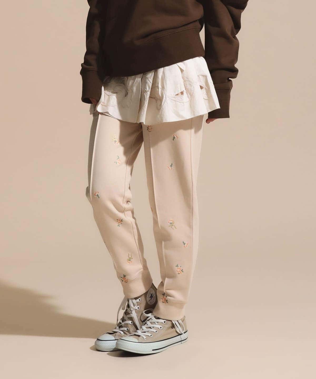 tuitaci クリーム色 花柄スウェット 和柄 tuitaci クリーム色 花柄スウェット 和柄 tuitaci クリーム色 花柄