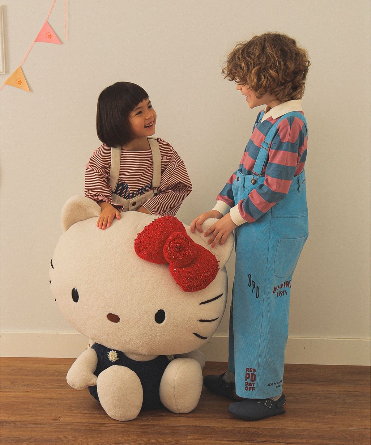 HELLO KITTY×BEAMS COUTURE ハローキティのぬいぐるみ　赤 Hello kitty×BEAMS COUTURE｜ビームス ニューズ｜BEAMS