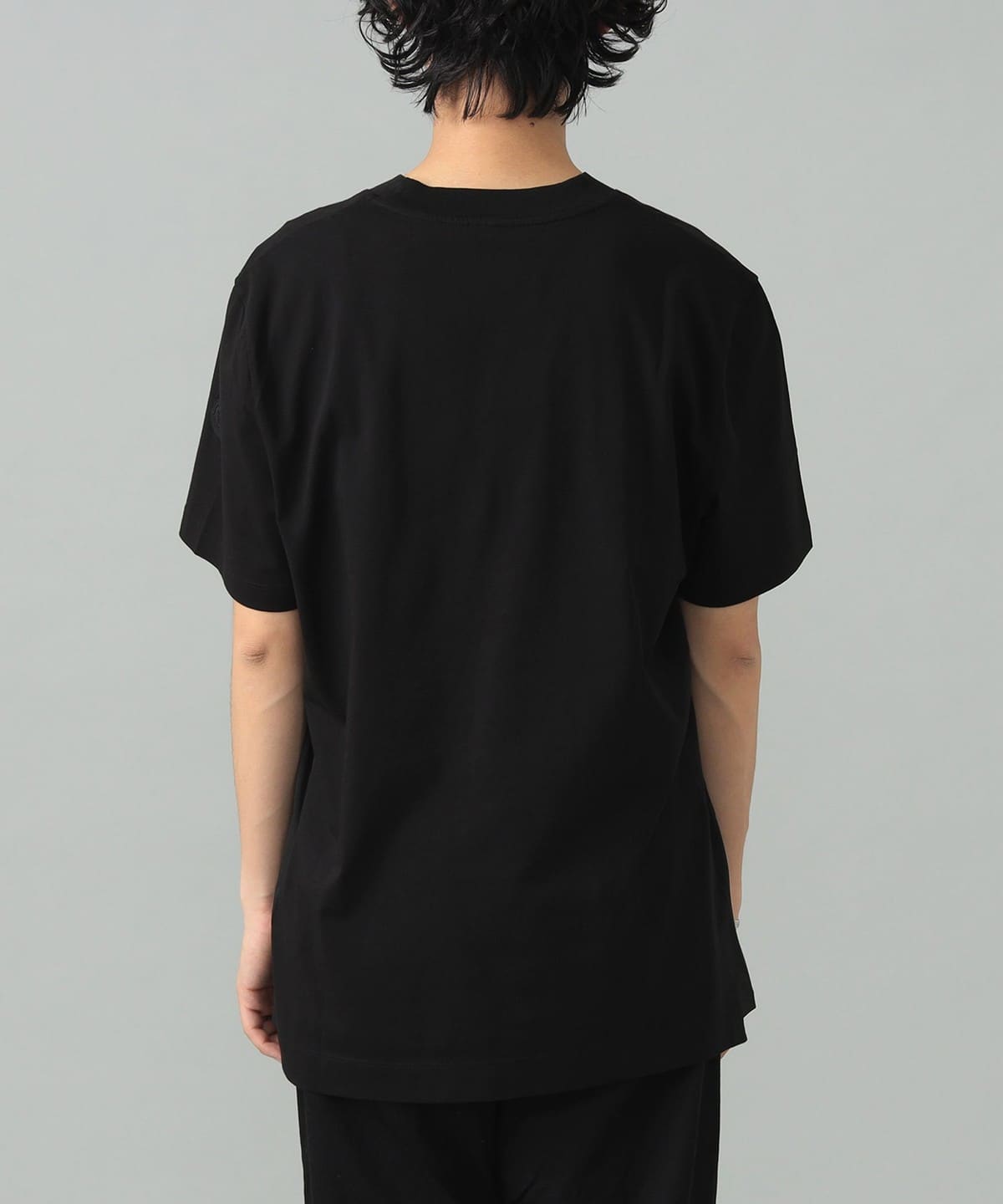 BEAMS F（ビームスF）MONCLER / マットブラック ロゴ クルー