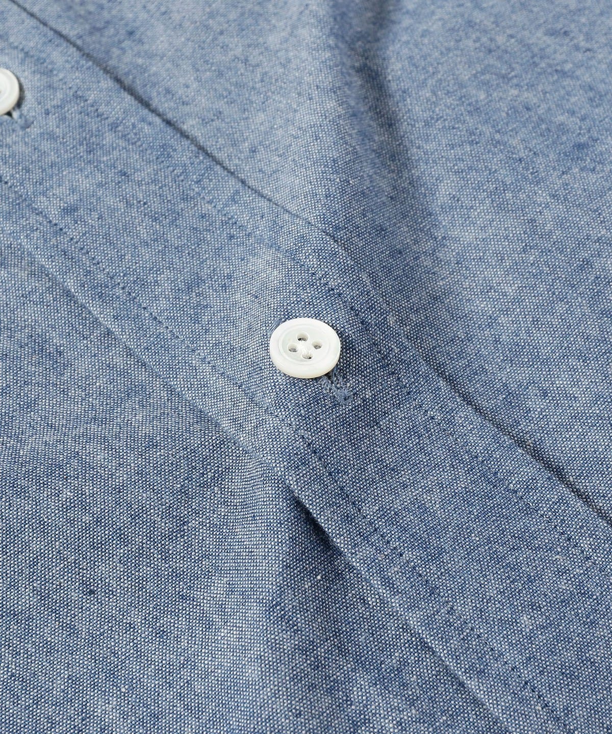 Chambray 寬領襯衫