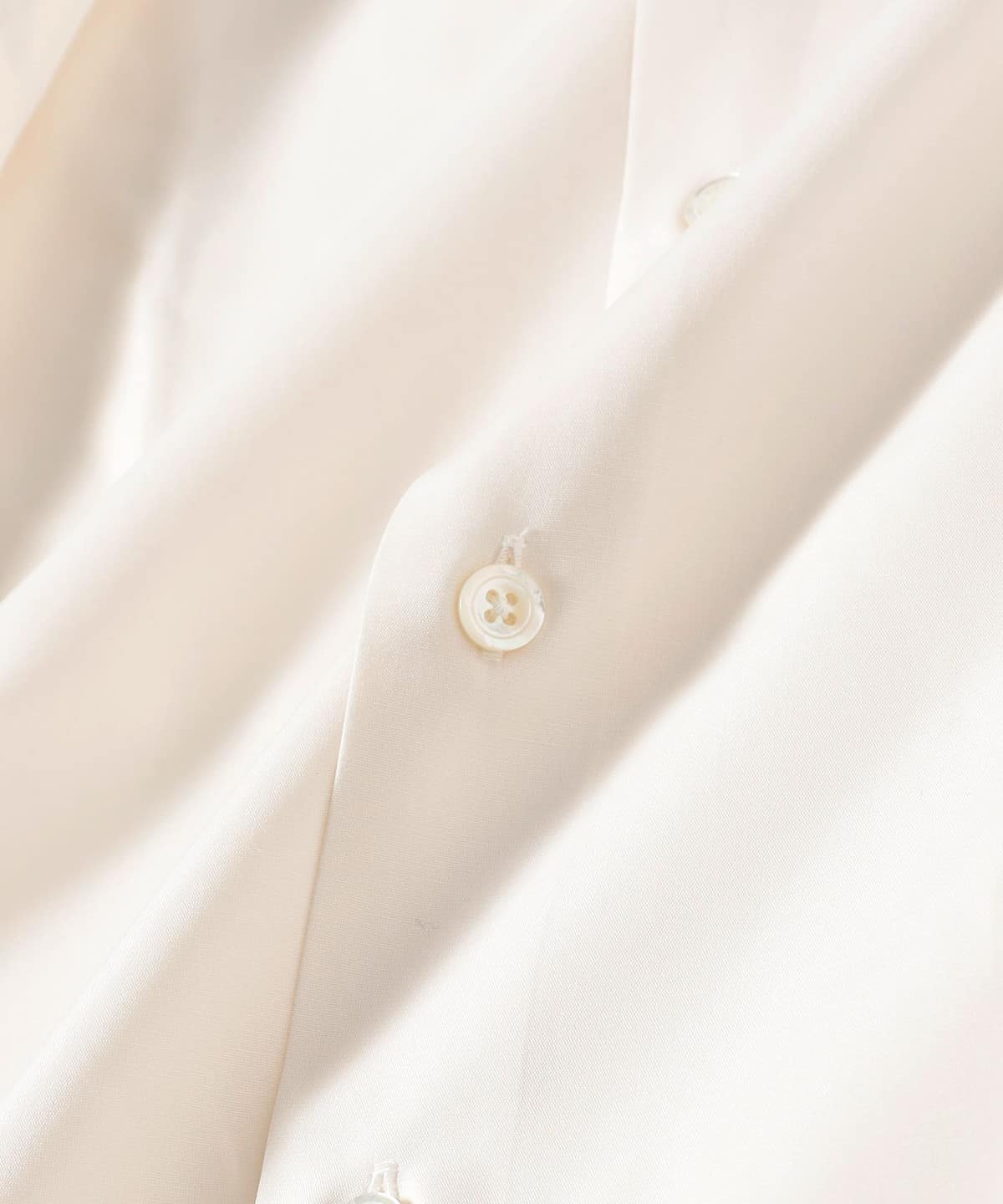 BEAMS F（ビームスF）コットン オフホワイト ソリッド ワイドカラー