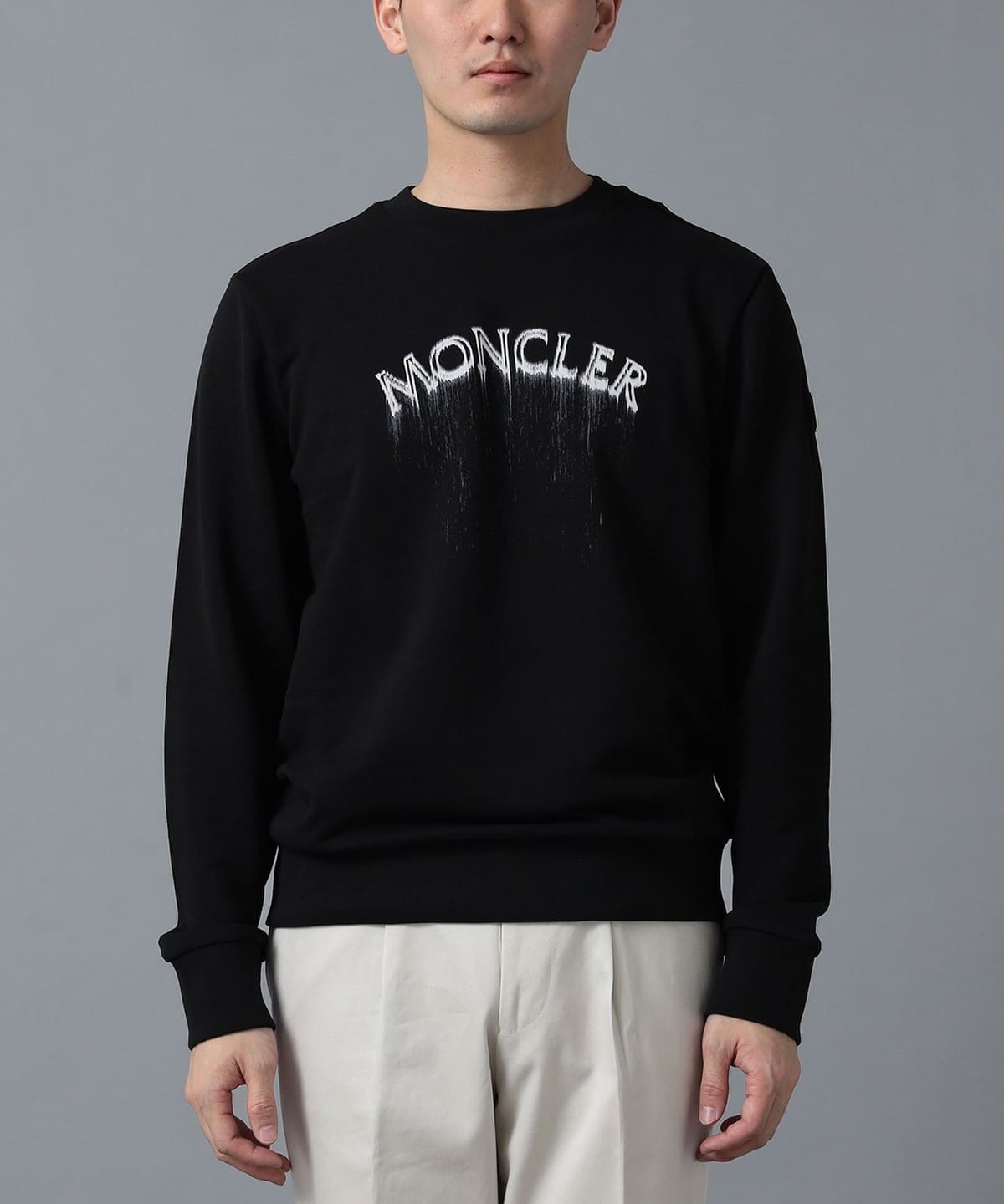 BEAMS F（ビームスF）MONCLER / クルーネック サンド ロゴ スウェット 