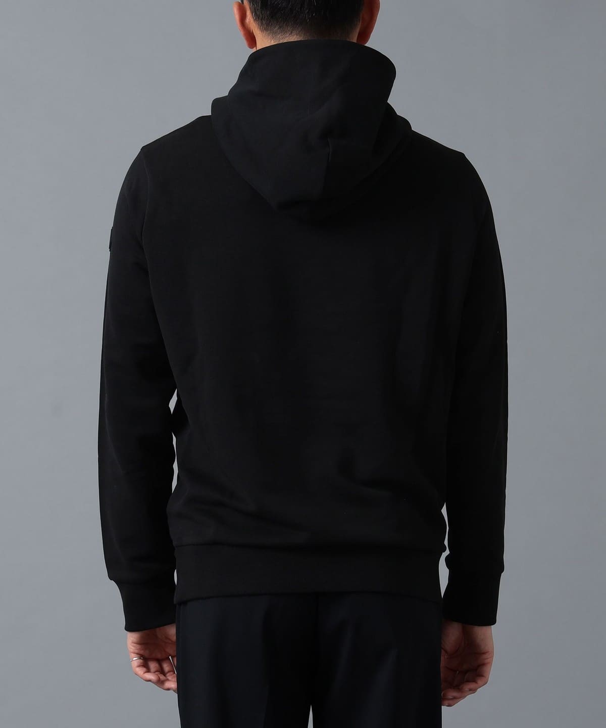 パリ直営店買付【MONCLER】Festo ストライプ フード付きパーカー MONCLER LEANDRO ショートパーカー｜トゥモローランド 公式通販