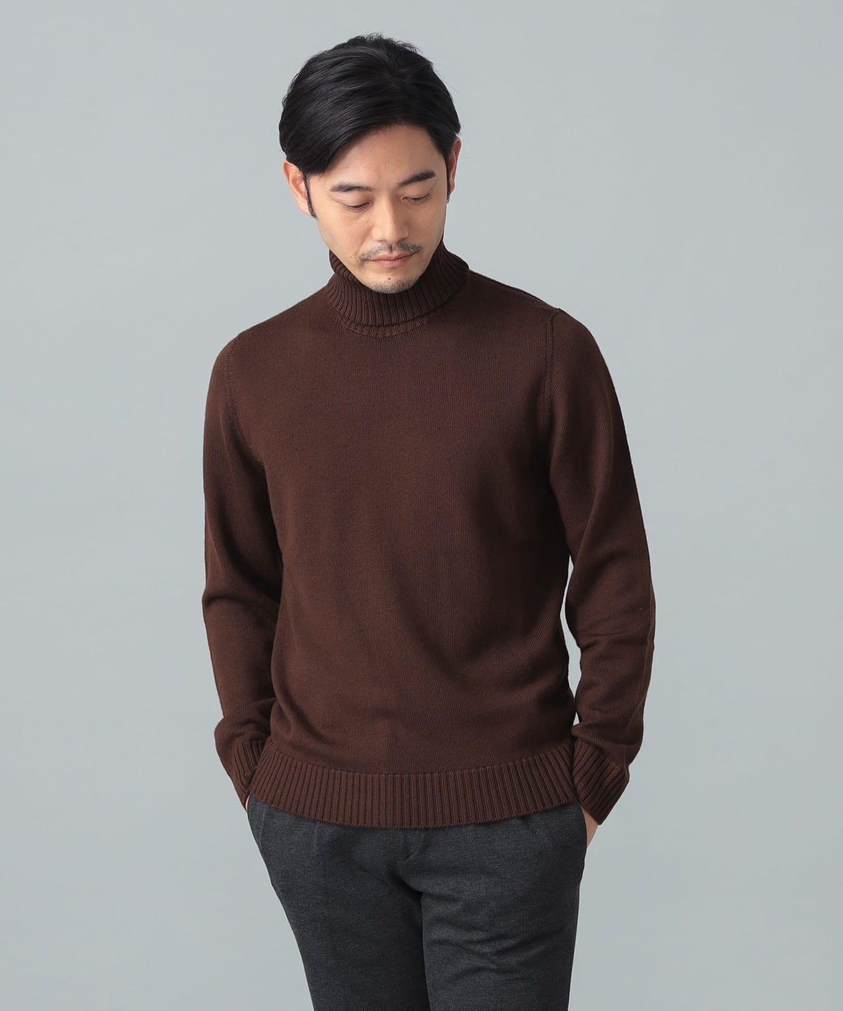 【別注】DRUMOHR×BEAMS F 8ゲージタートルネックニット　ネイビー DRUMOHR（ドルモア）の「DRUMOHR × BEAMS F / 別注 8ゲージ