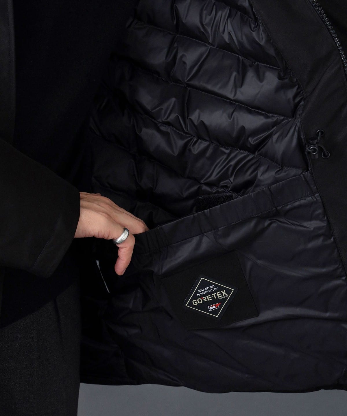 BEAMS F（ビームスF）WOOLRICH / GORE-TEX(R) ダウン マウンテン