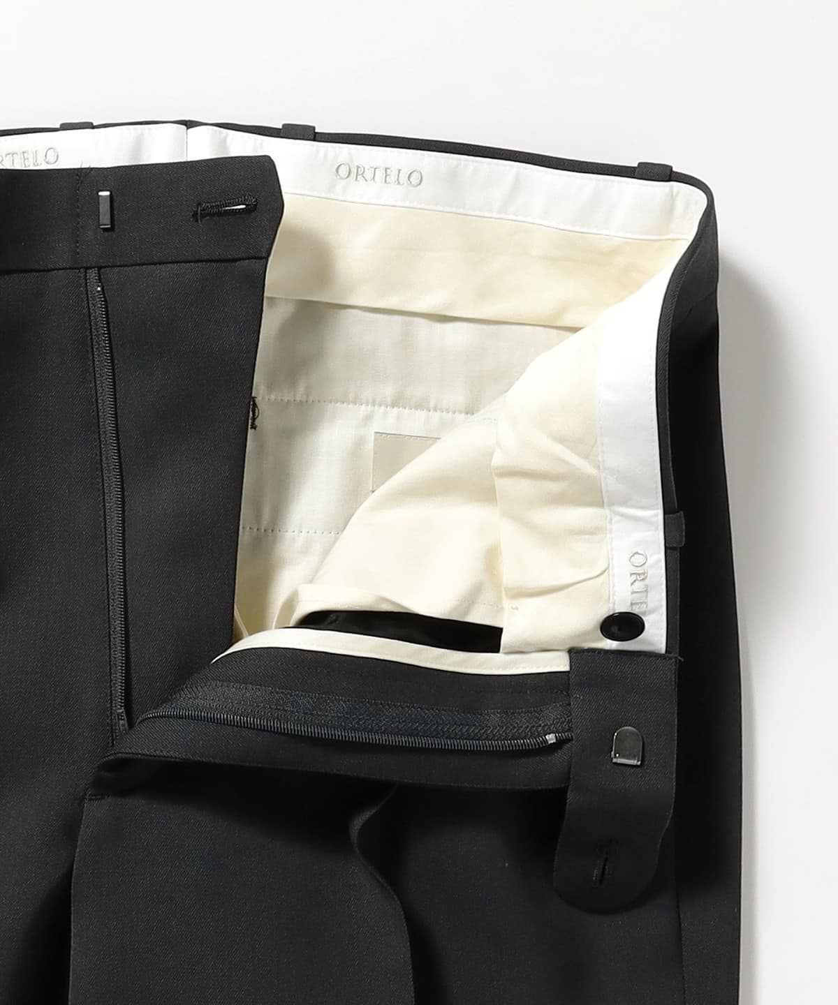 BEAMS F（ビームスF）【別注】ORTELO / シューカット 1プリーツ ウール