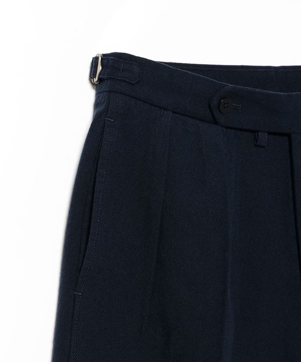 Cotton silk 2-pleat shorts with side adjusters