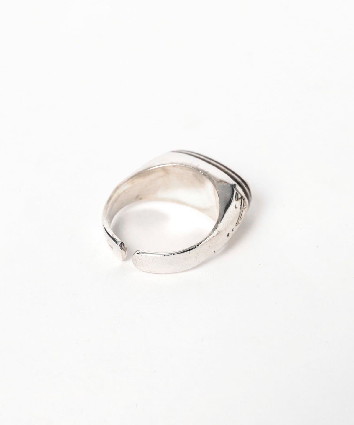 BEAMS F（ビームスF）Adawat'n Tuareg / Zezi Tissght シグネット