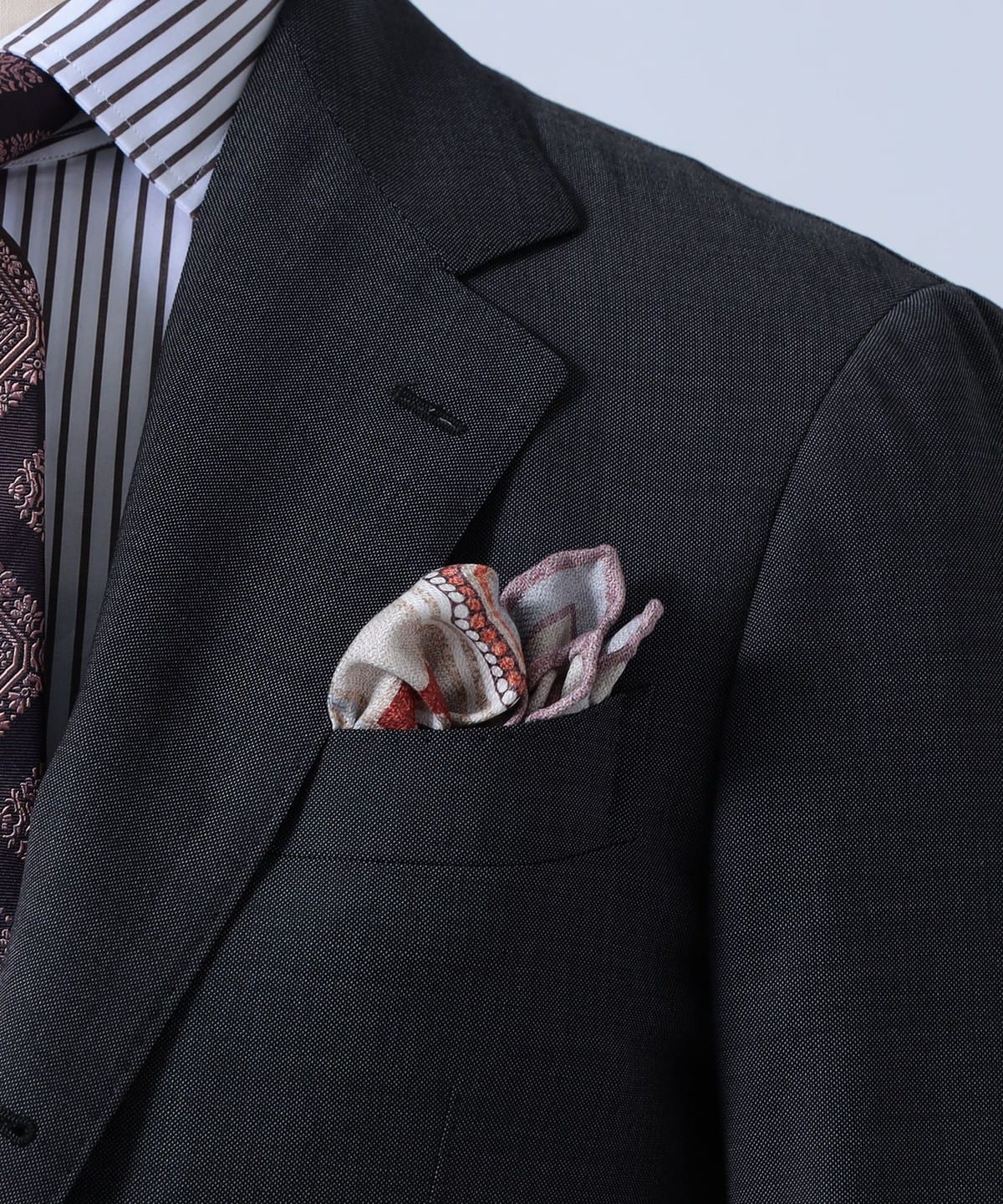 PAOLO ALBIZZATI パオロアルビザッティ / リバーシブル ジオメトリック×ドット チーフ スーツ・ネクタイ MEN BEIGE/3 ONE SIZE PAOLO ALBIZZATI パオロアルビザッティ / リバーシブル ジオメトリック×ドット チーフ スーツ・ネクタイ MEN BEIGE/3 ONE SIZE