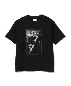 THE INTERNATIONAL IMAGES COLLECTION / プリントTシャツ MNQN photo by Helmut Newton