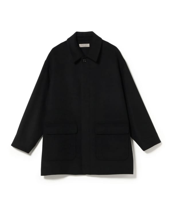 QUATTROCCHI / ウールカシミヤ フライフロント ハーフ コート オーバーサイズながら、都会的なバランスを追求