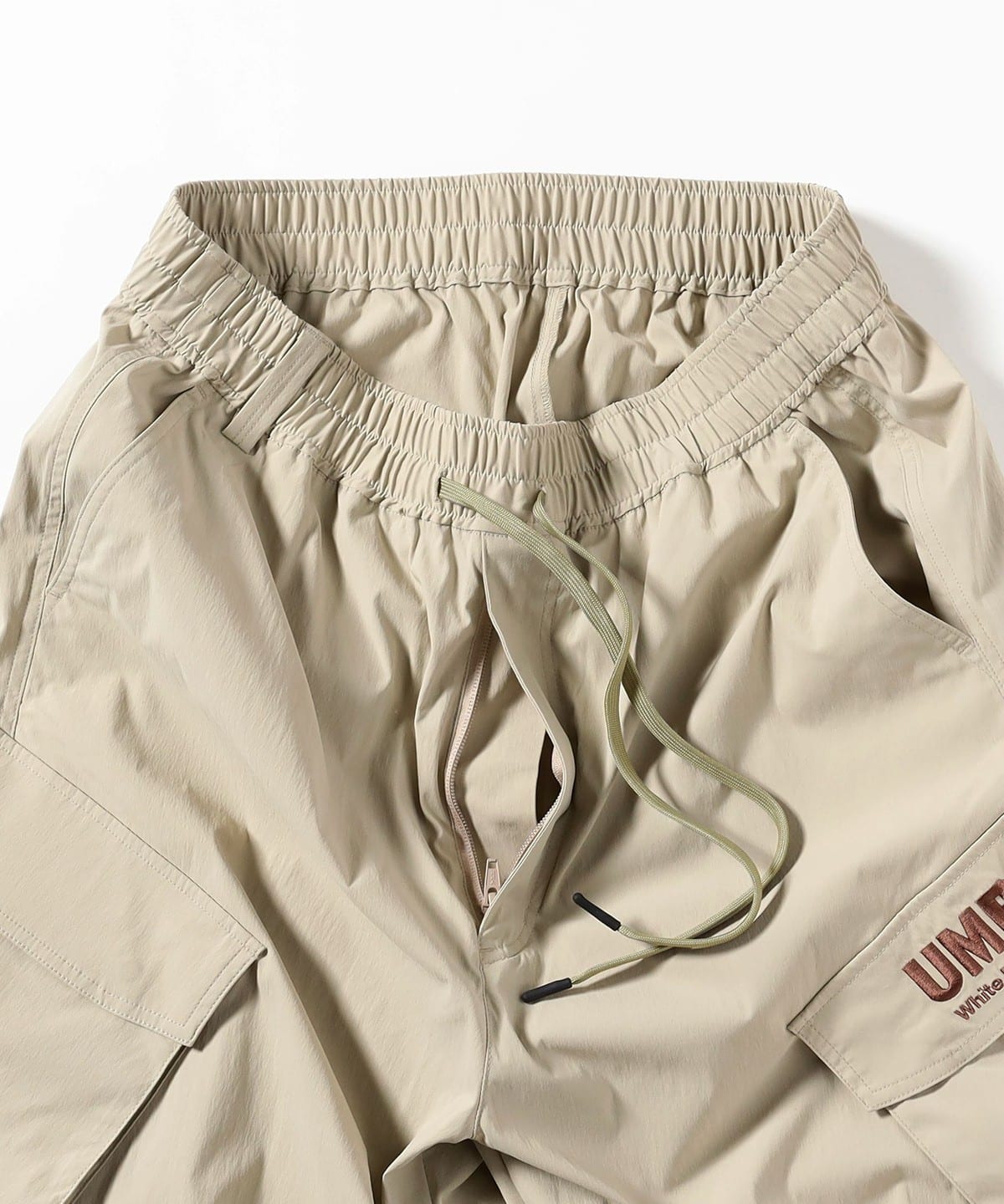 International Gallery BEAMS（インターナショナルギャラリー ビームス）White Mountaineering ×  UMBRO / ストレッチナイロン カーゴパンツ（パンツ カジュアルパンツ）通販｜BEAMS
