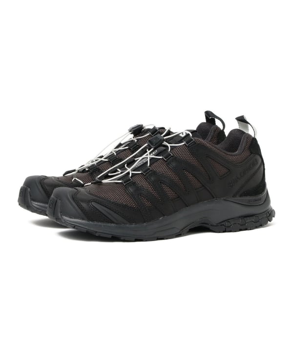 SALOMON ADVANCED / XA PRO 3D ALPINE ECHOES 高級感のあるレザー、バックパックのようなテクニカルメッシュ