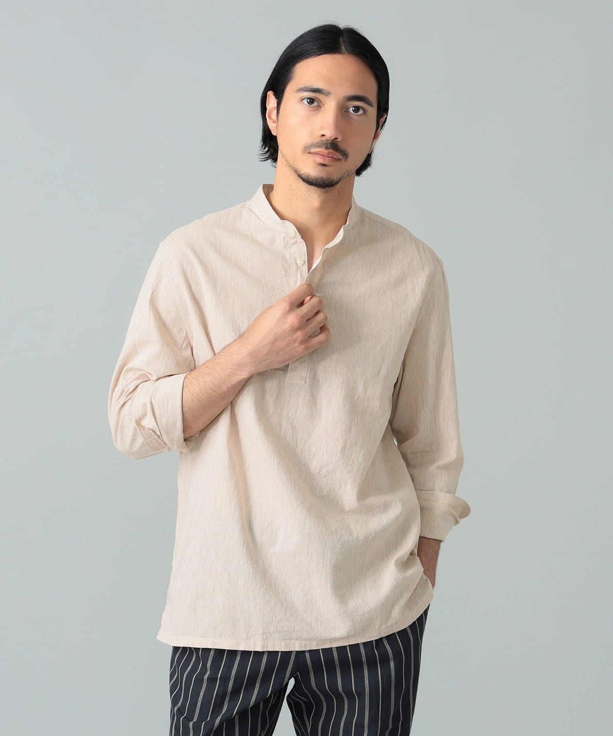 【別注】GUY ROVER ギローバー / リネンコットン バンドカラー プルオーバーシャツ シャツ・ブラウス MEN D. BEIGE/11 39(M) 【別注】GUY ROVER ギローバー / リネンコットン バンドカラー プルオーバーシャツ シャツ・ブラウス MEN D. BEIGE/11 39(M)