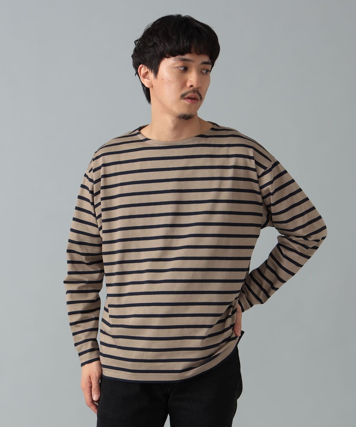 AUBERGE オーベルジュ / COCO Ⅱ ボーダー Tシャツ Tシャツ・カットソー MEN SAND BEIGExNAVY 44 AUBERGE オーベルジュ / COCO Ⅱ ボーダー Tシャツ Tシャツ・カットソー MEN SAND BEIGExNAVY 44