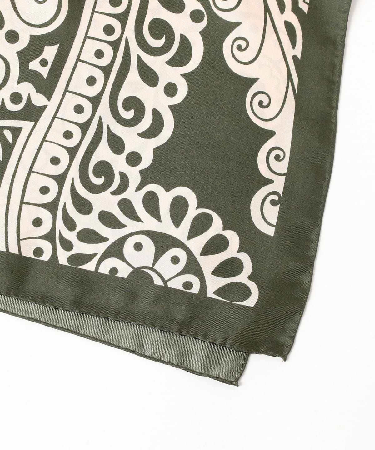 Brilla per il gusto（ブリッラ ペル イル グスト）シルク スカーフ