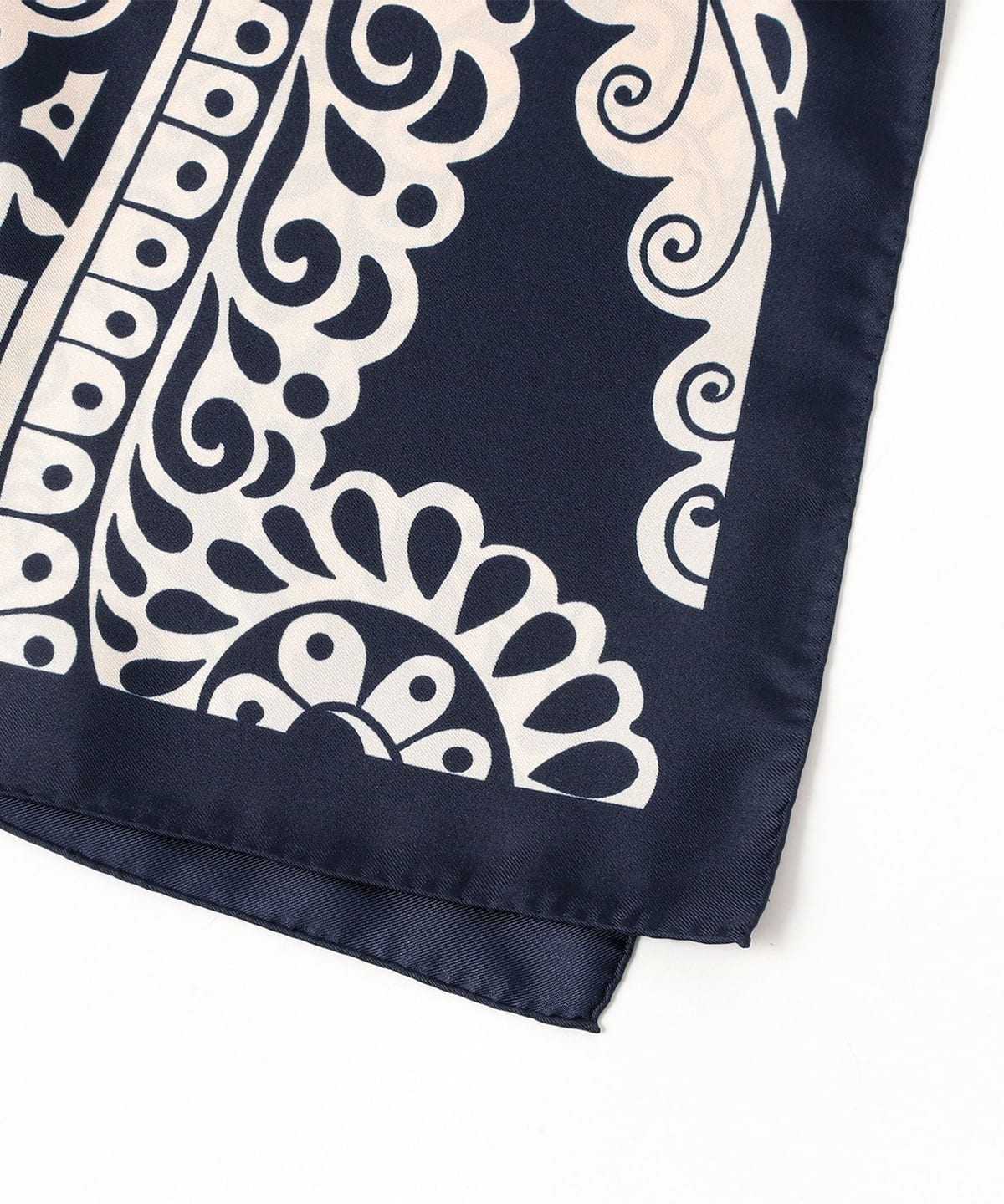 Brilla per il gusto（ブリッラ ペル イル グスト）シルク スカーフ