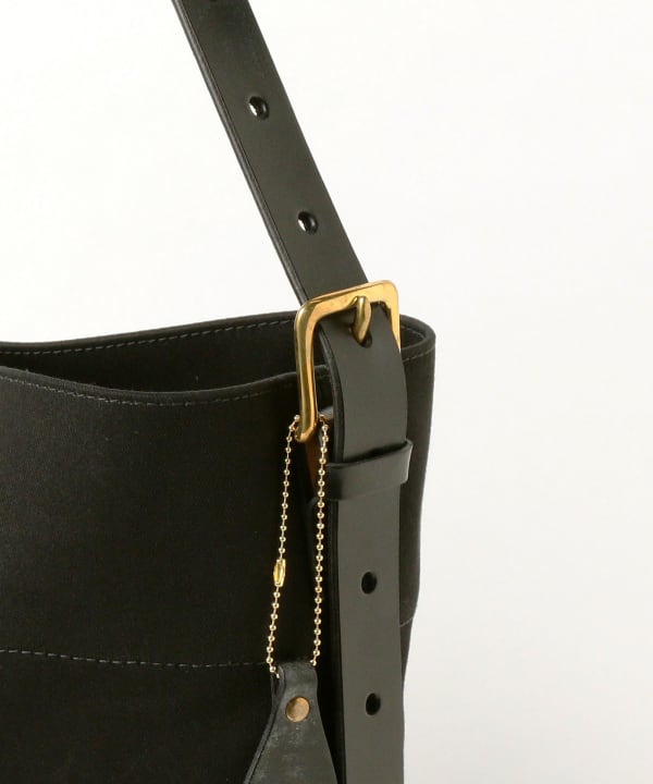 BRADY / LEVEN ショルダーバッグ