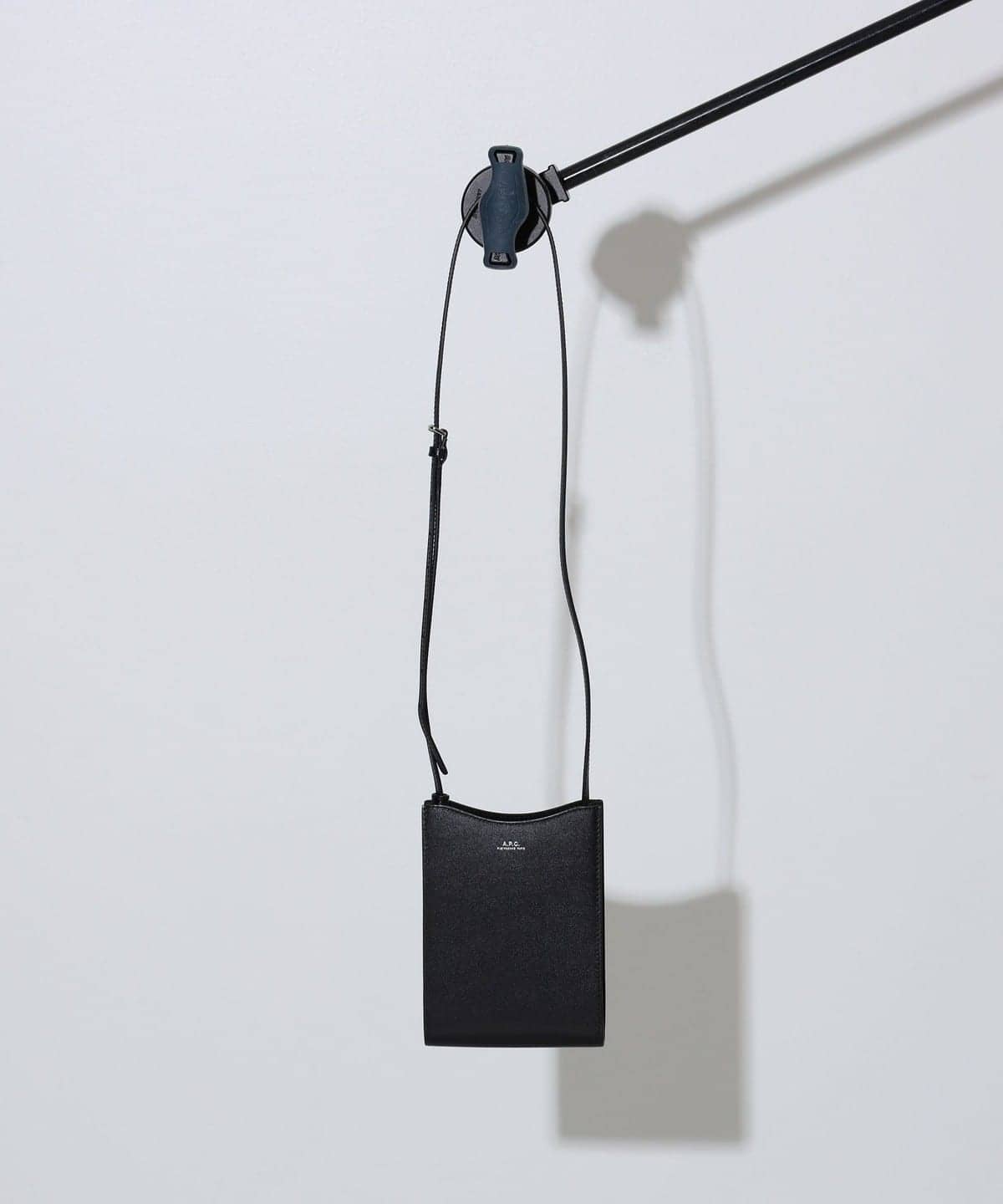 A.P.C. Jamie ポーチ　アスファルト A.P.C. Jamie ポーチ アスファルト