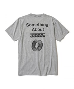 [COL LABOR ATION] SOMETHING ABOUT / COM PUMA与 Haku 相遇 T 恤