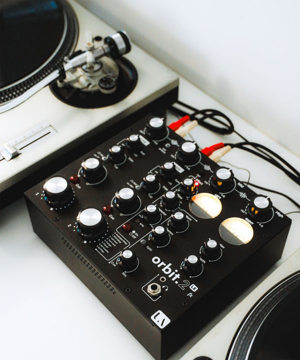 Union Audio / orbit.2 LE fx 使用イメージです。