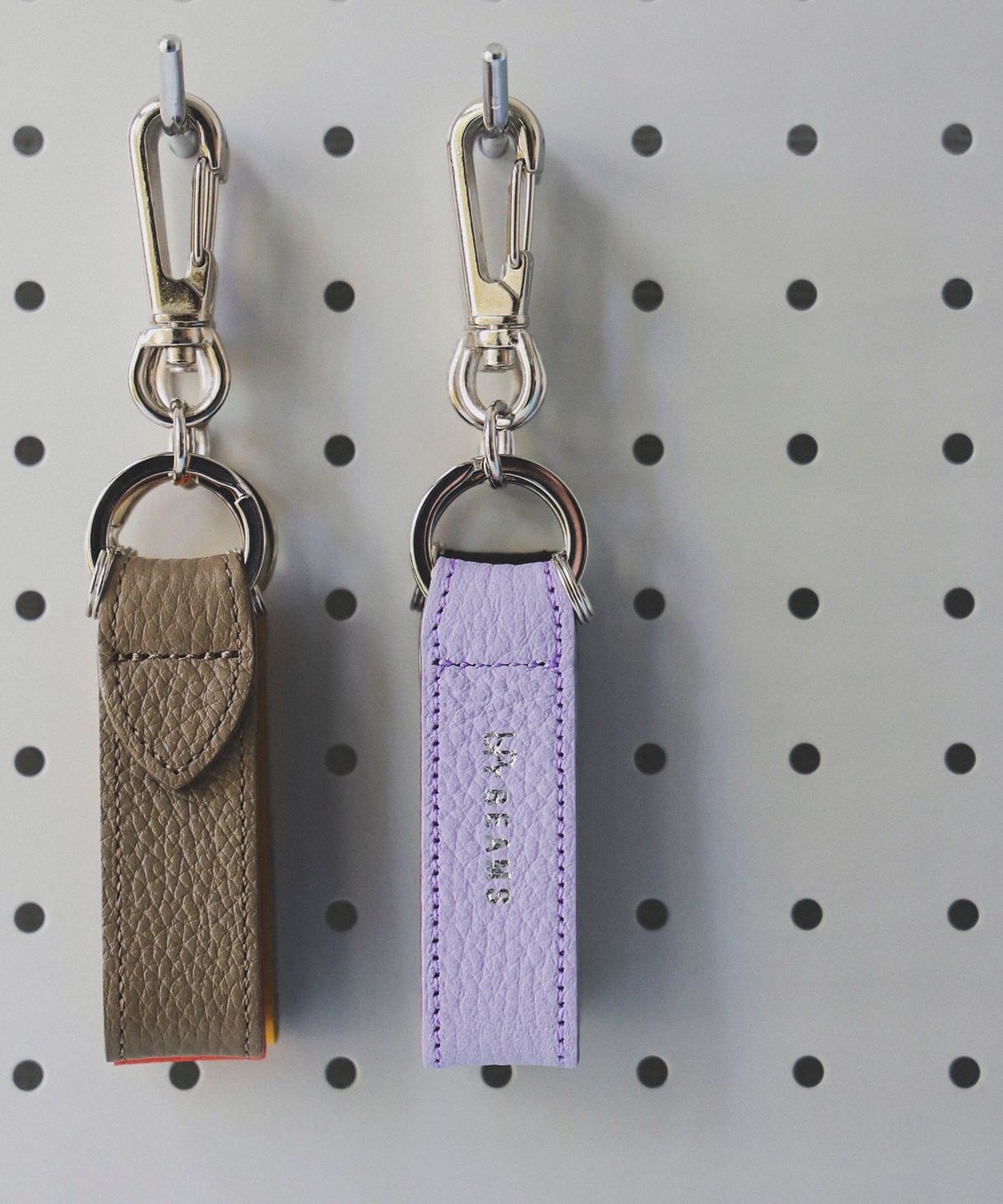 レザーストラップ キーホルダー 財布・小物 MEN LAVENDER ONE SIZE レザーストラップ キーホルダー 財布・小物 MEN LAVENDER ONE SIZE