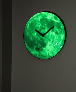 KIKKERLAND / Glow In The Dark Moon Clock